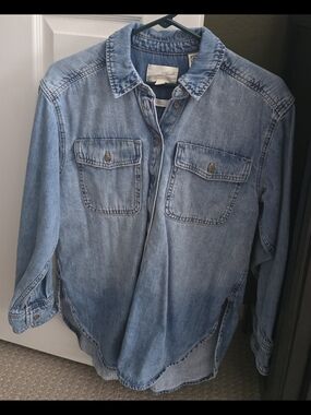 Universal Thread Light Wash Denim Button-Down Shirt